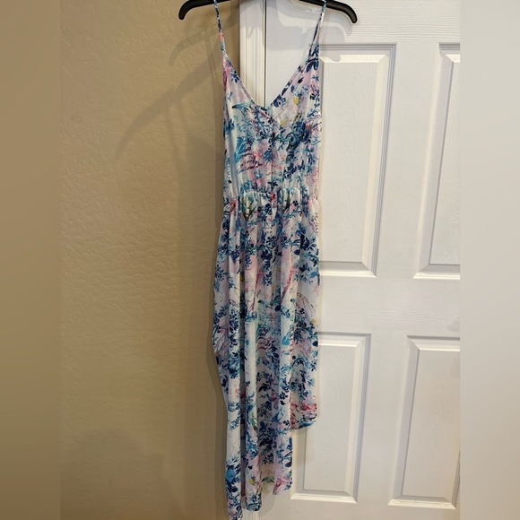 NWT • NLW Asymmetrical floral dress - Picture 4 of 4